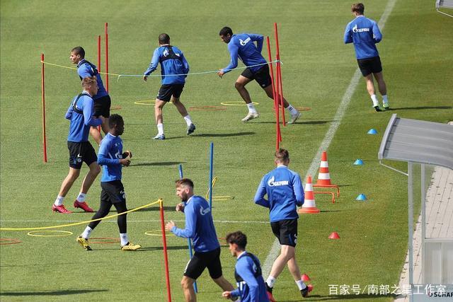 里夫斯续约5年2亿，湖人会不会后悔？